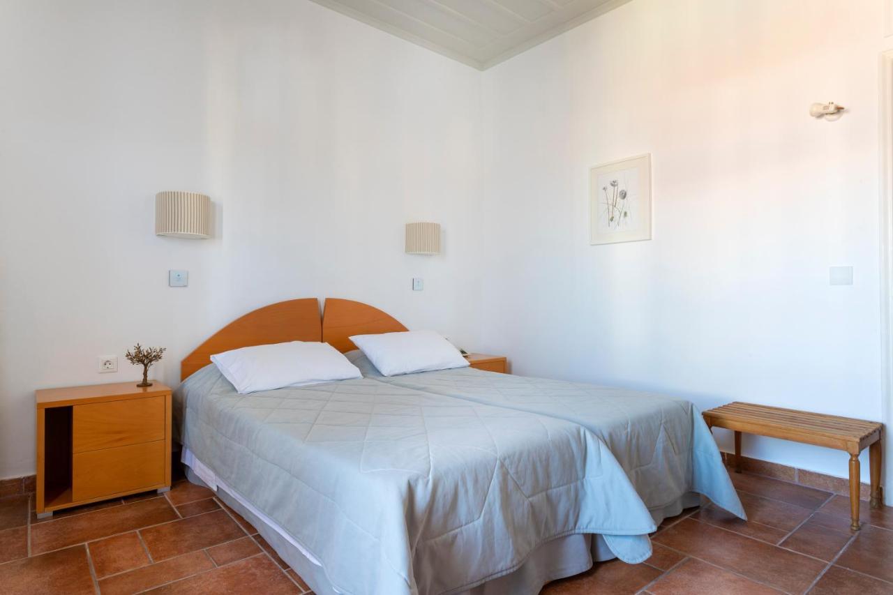 ספצס Hotel Roumani מראה חיצוני תמונה