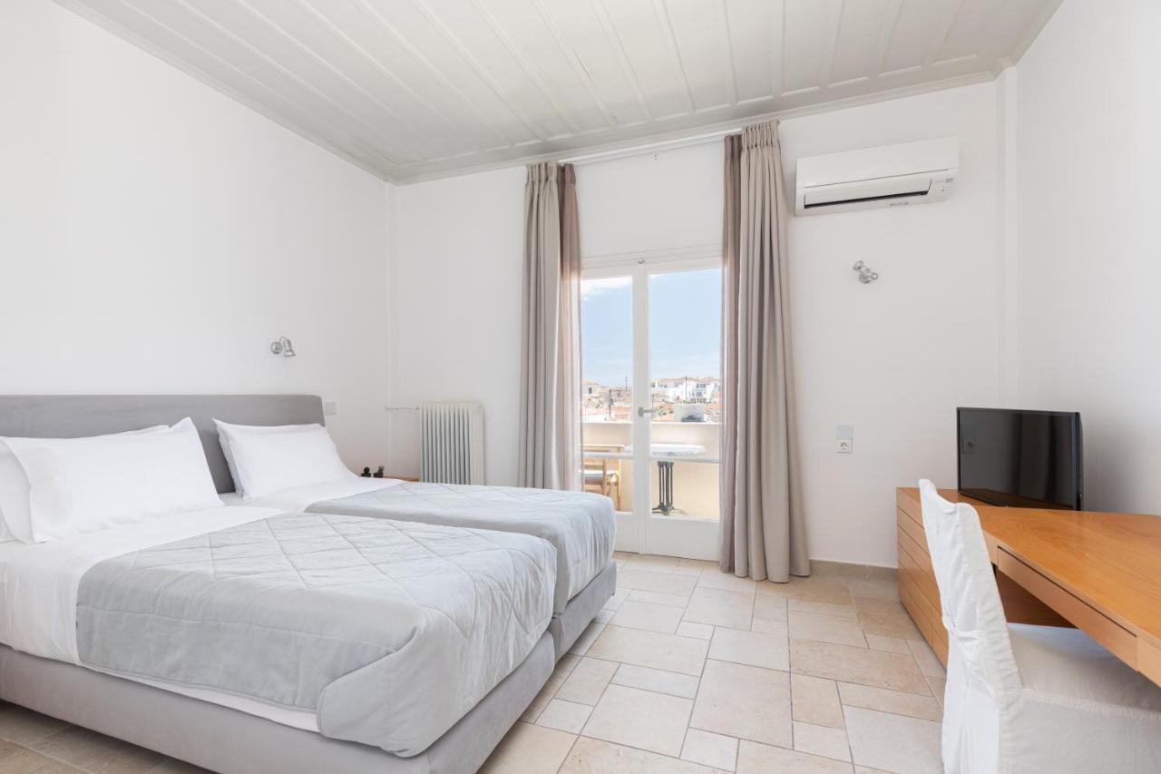 ספצס Hotel Roumani מראה חיצוני תמונה