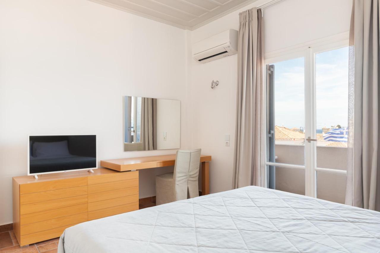 ספצס Hotel Roumani מראה חיצוני תמונה