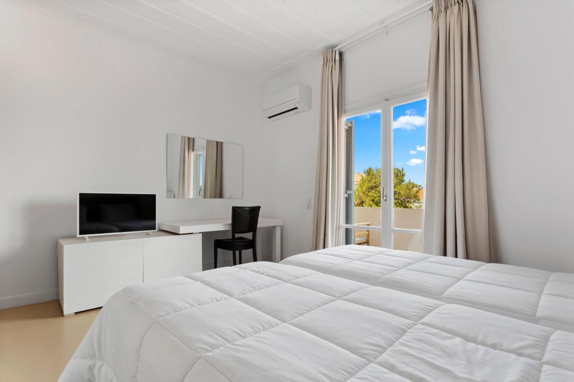 ספצס Hotel Roumani מראה חיצוני תמונה