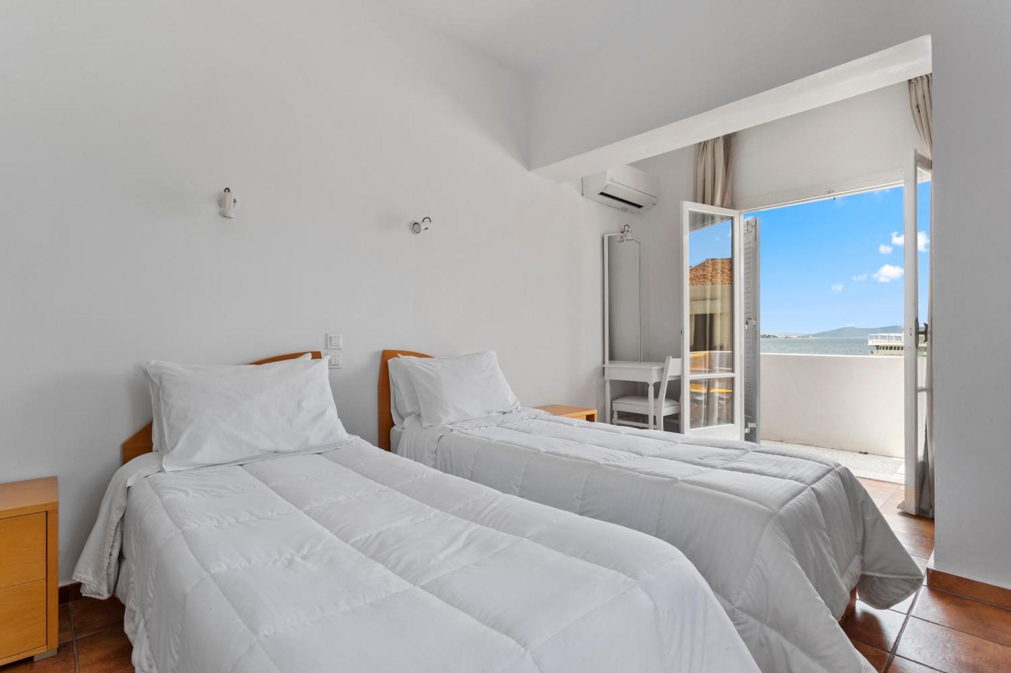 ספצס Hotel Roumani מראה חיצוני תמונה
