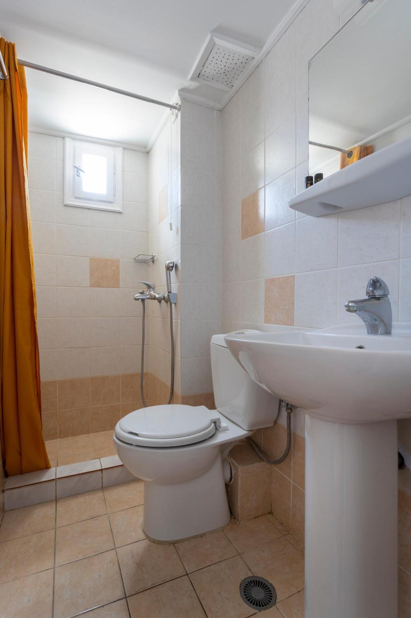 ספצס Hotel Roumani מראה חיצוני תמונה