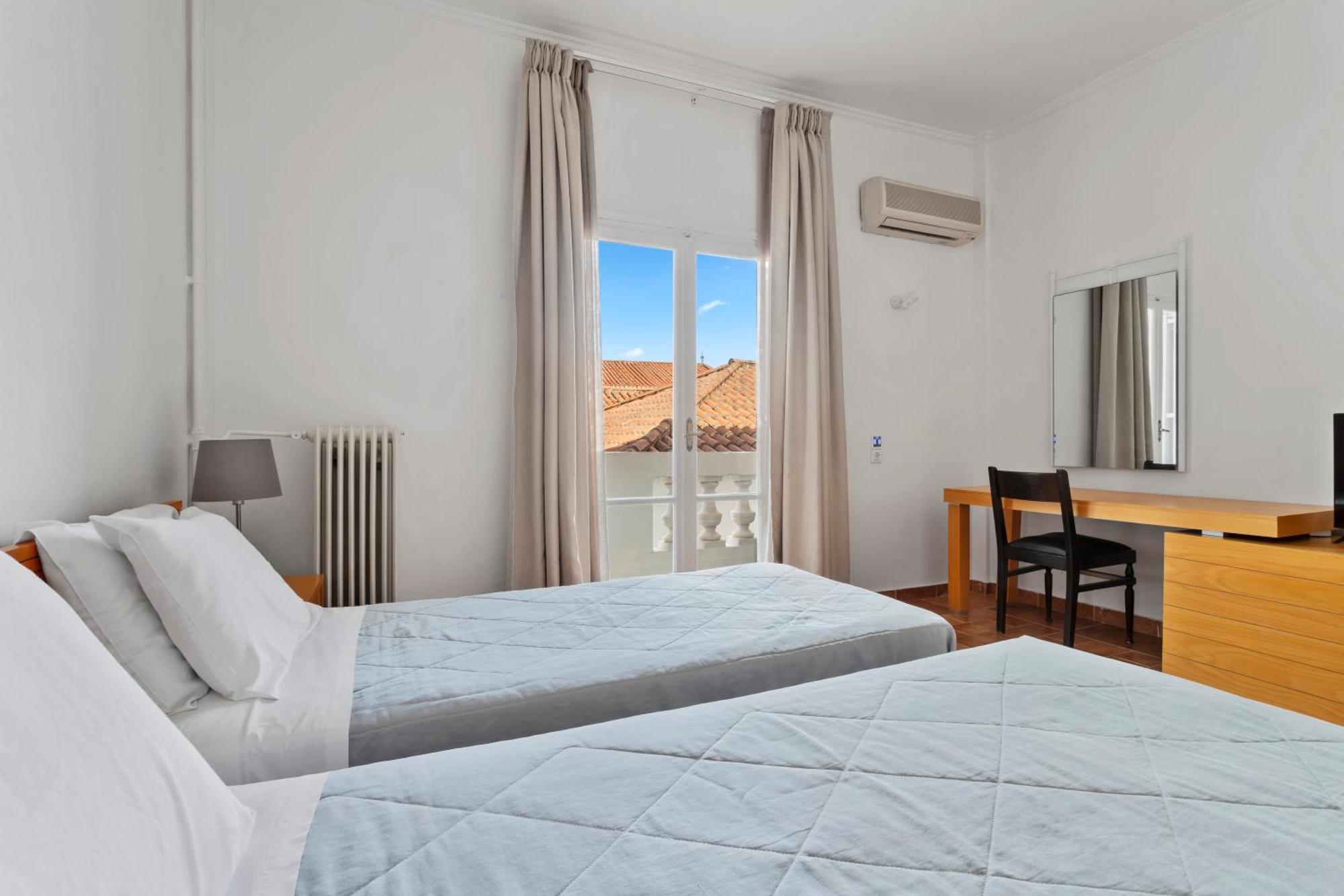 ספצס Hotel Roumani מראה חיצוני תמונה