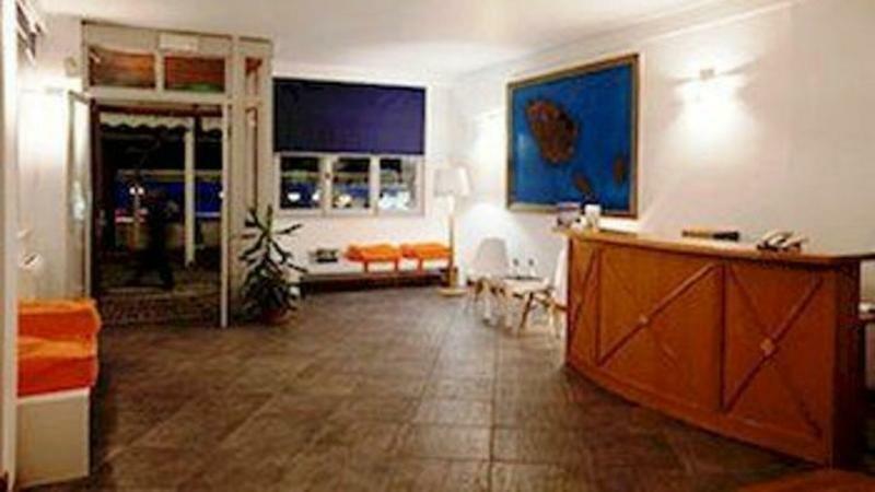 ספצס Hotel Roumani מראה חיצוני תמונה
