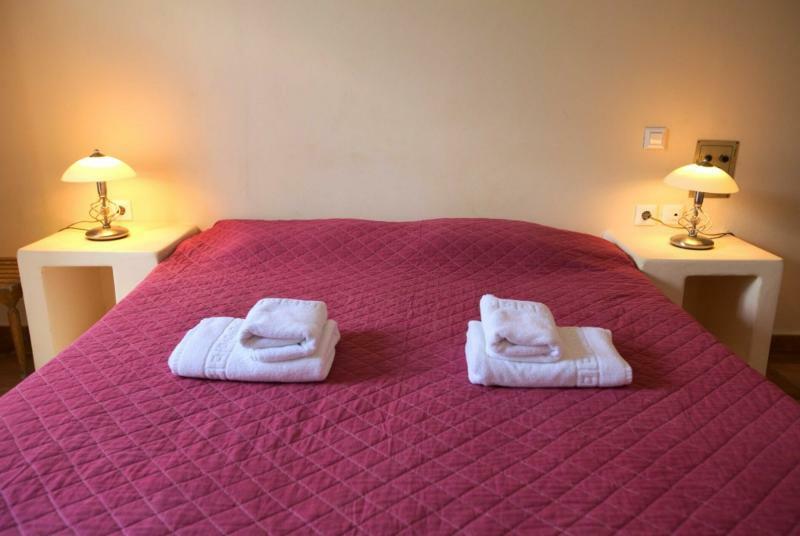 ספצס Hotel Roumani מראה חיצוני תמונה